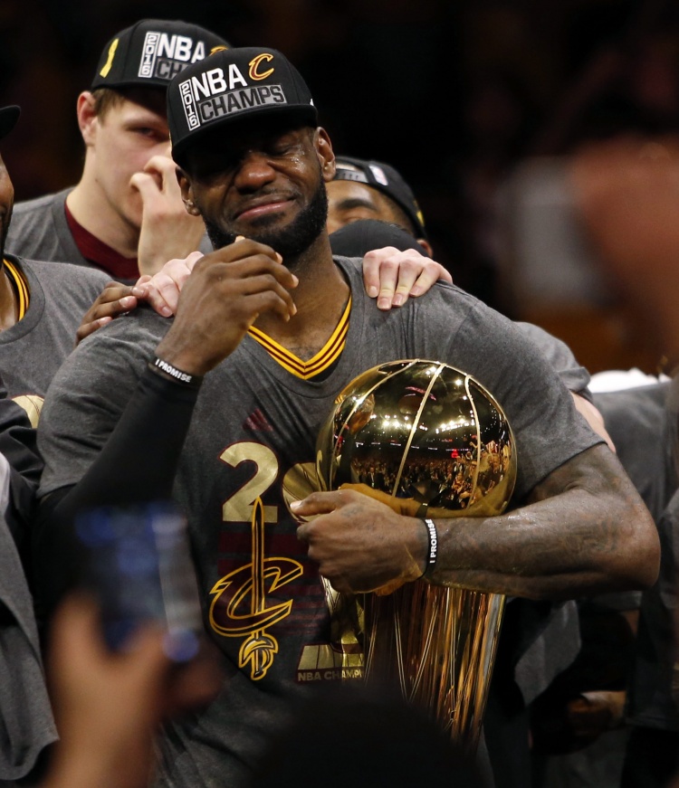 詹姆斯：73胜9负的勇士是更强的球队 我们只是士气更胜一筹🏆