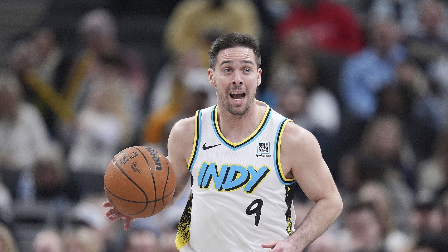 这奇兵太奇了😎麦康纳总决赛替补送出至少5助5断 NBA历史第一人
