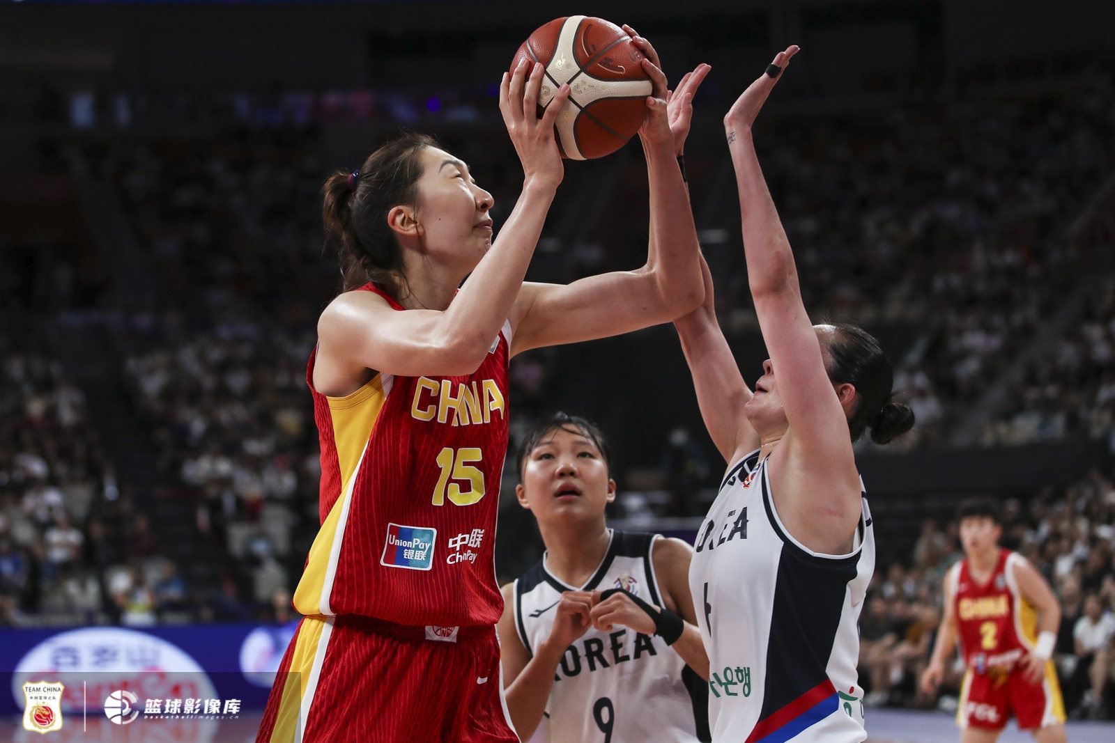 状态出众！韩旭小组赛场均只打18分钟 得13.3分7.3板 命中率65.3%