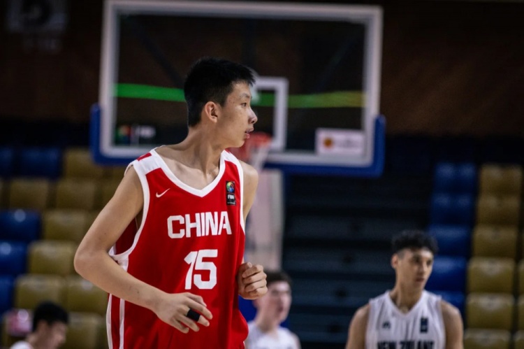 不稳定！中国U16男篮全场24罚13中 罚球命中率54.2%