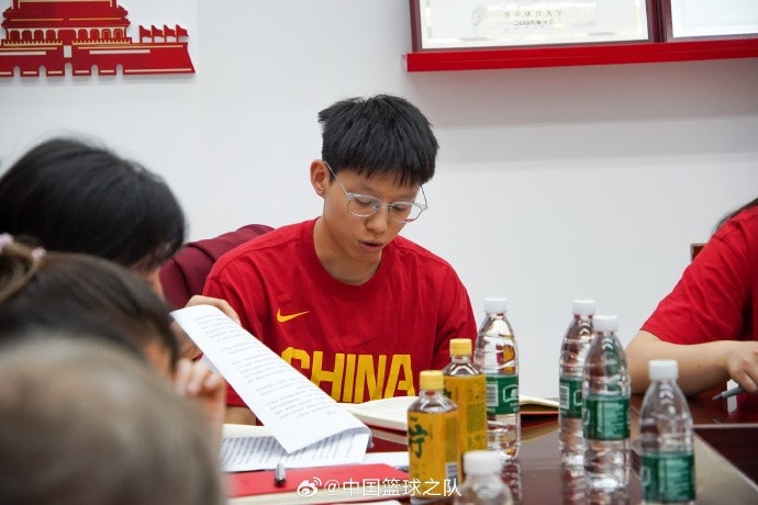 中国女篮昨日开会总结高原训练及热身赛 今日再度投入新一轮训练