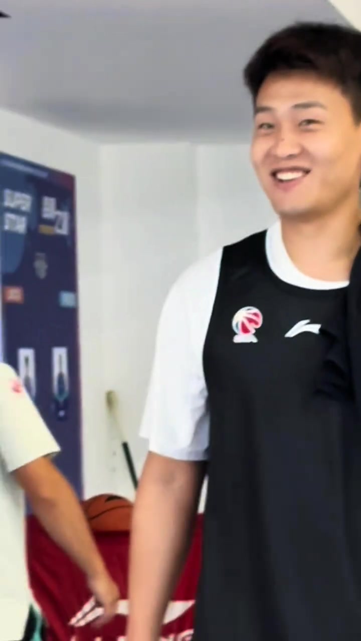 强援就位！北京男篮晒赵睿到队视频：来了您呐！
