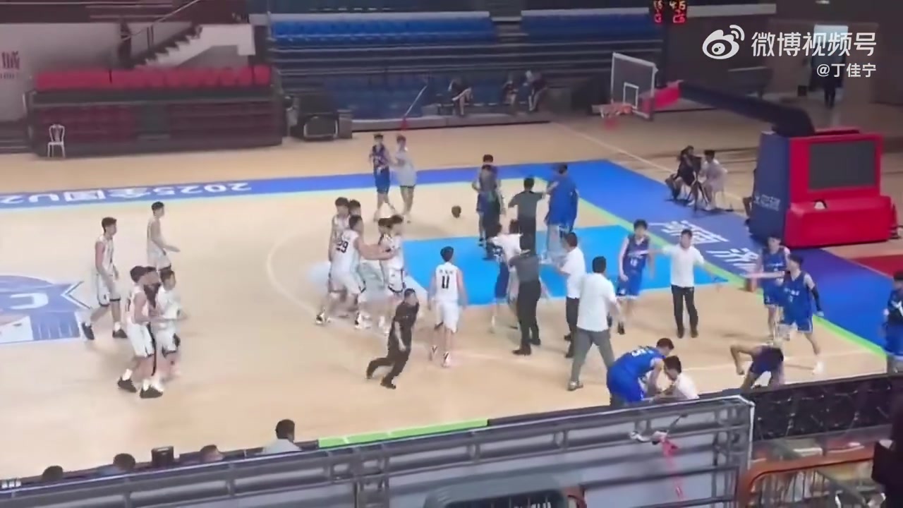 媒体人：彭泓森结束8场禁赛 他代表济南体校出战全国传统校比赛