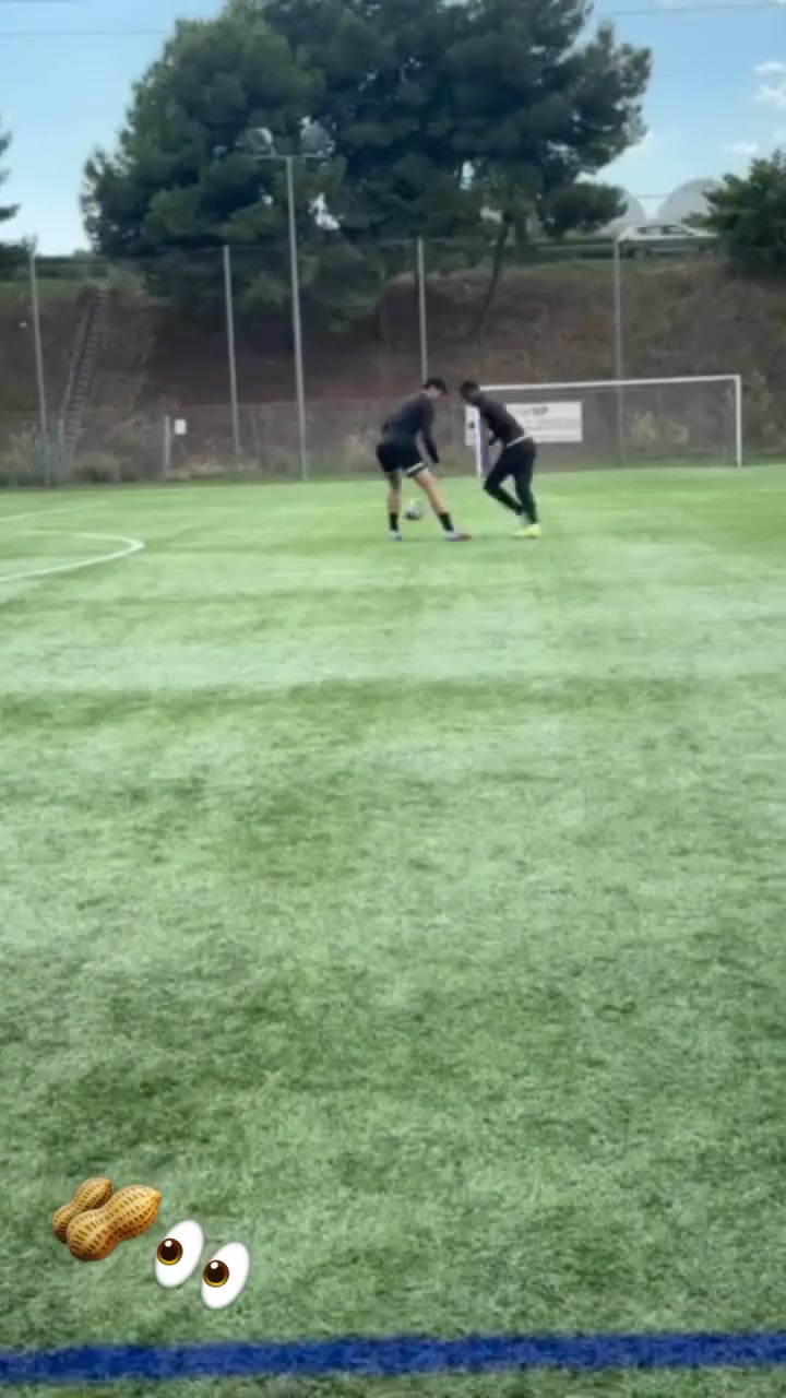 如何评价？拉什福德社媒晒穿裆过人视频⚽