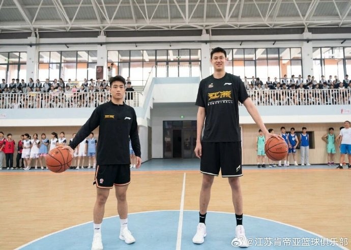 篮球梦想进课堂！江苏队走进丹阳市吕叔湘中学和丹北实验初级中学